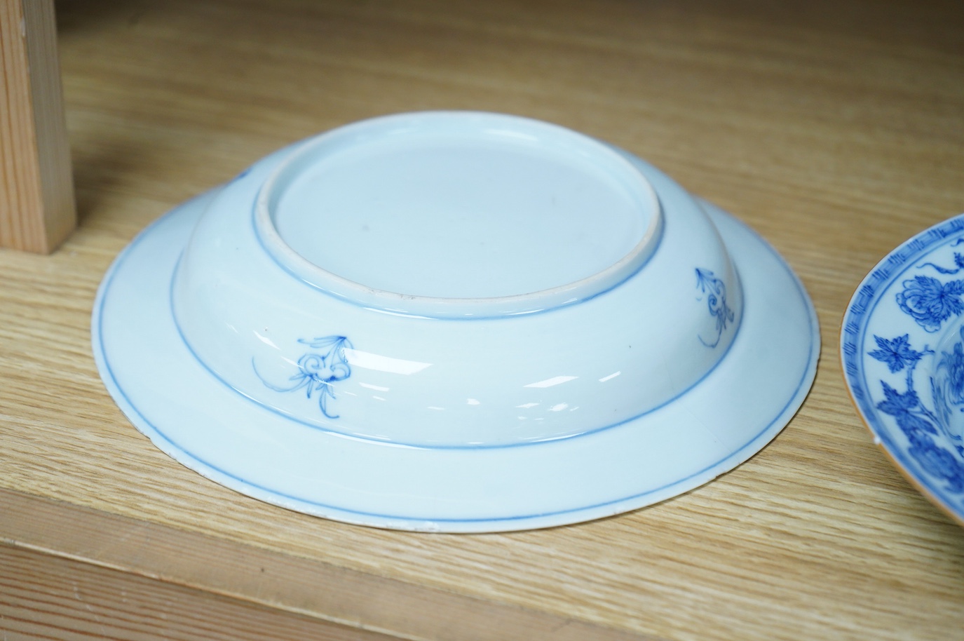 Two Chinese blue and white plates, Yongzheng, 22cm